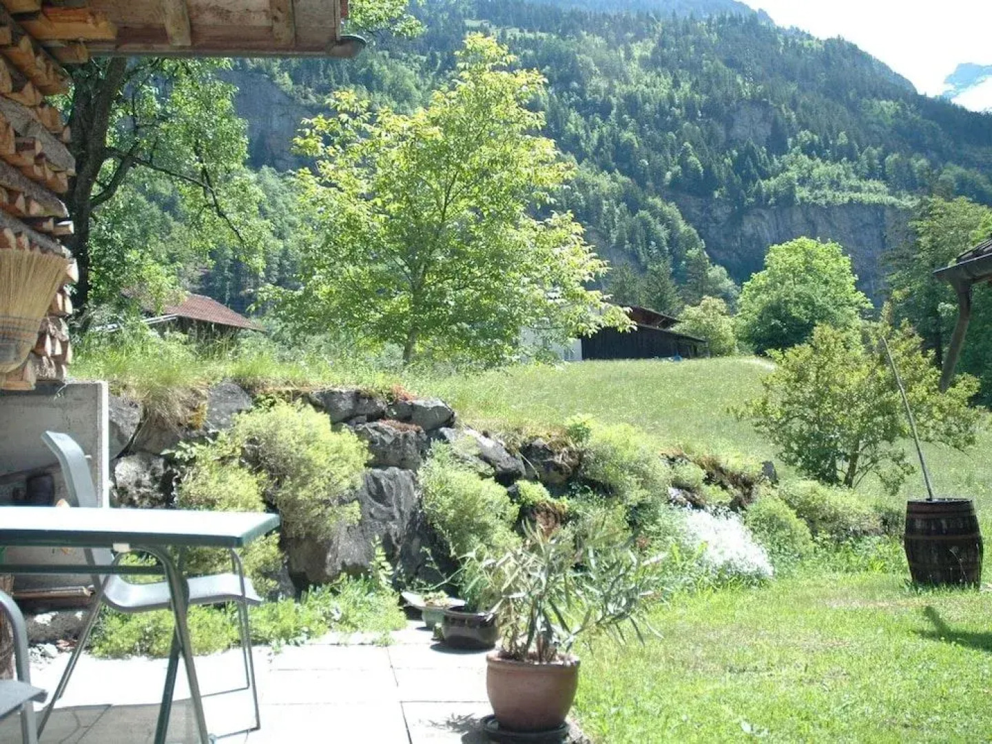 Scenic Holiday Home in Kandergrund With Altels View