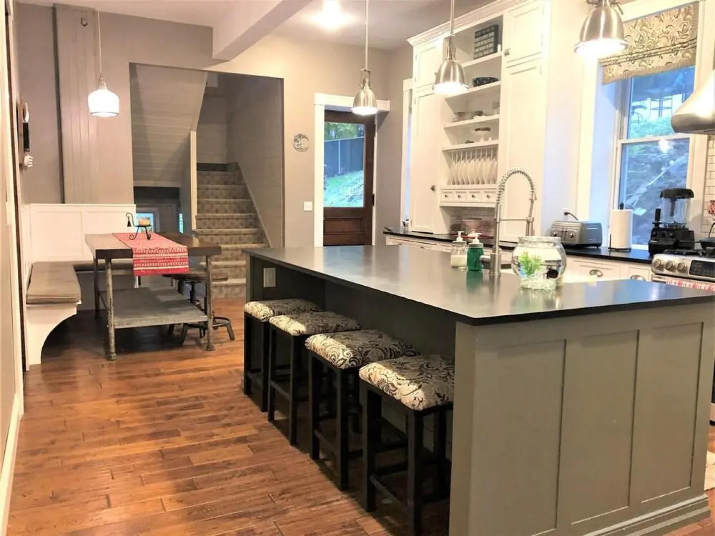 Hatch House Bed & Breakfast