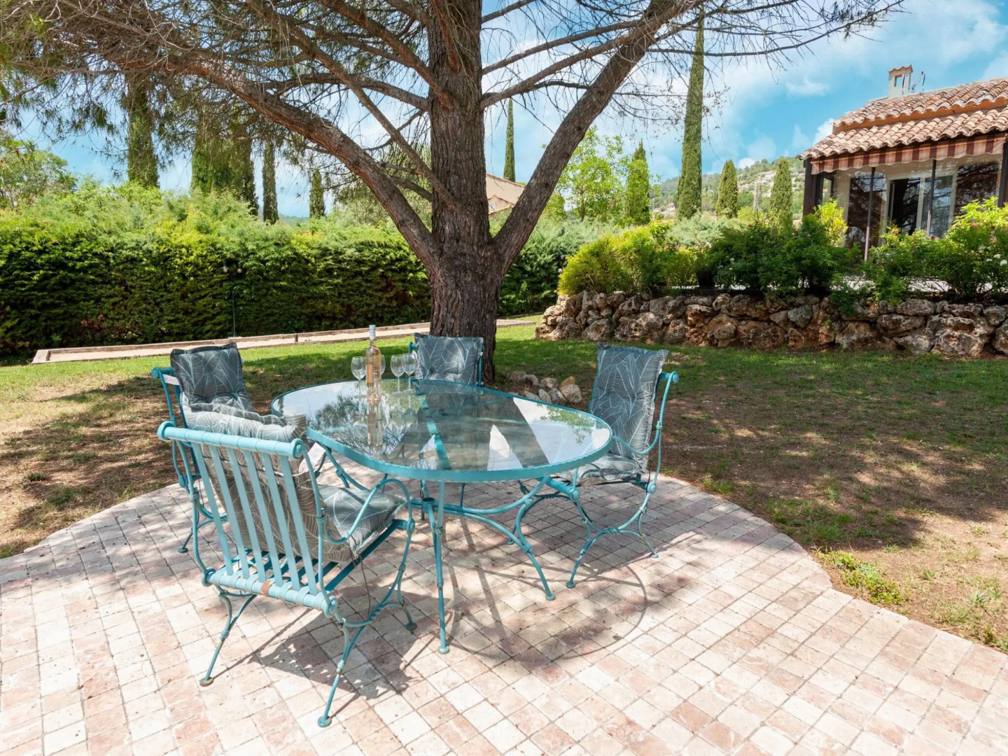 Villa. Near Callian Centre. Private Terrace. Private Garden. Boules Court