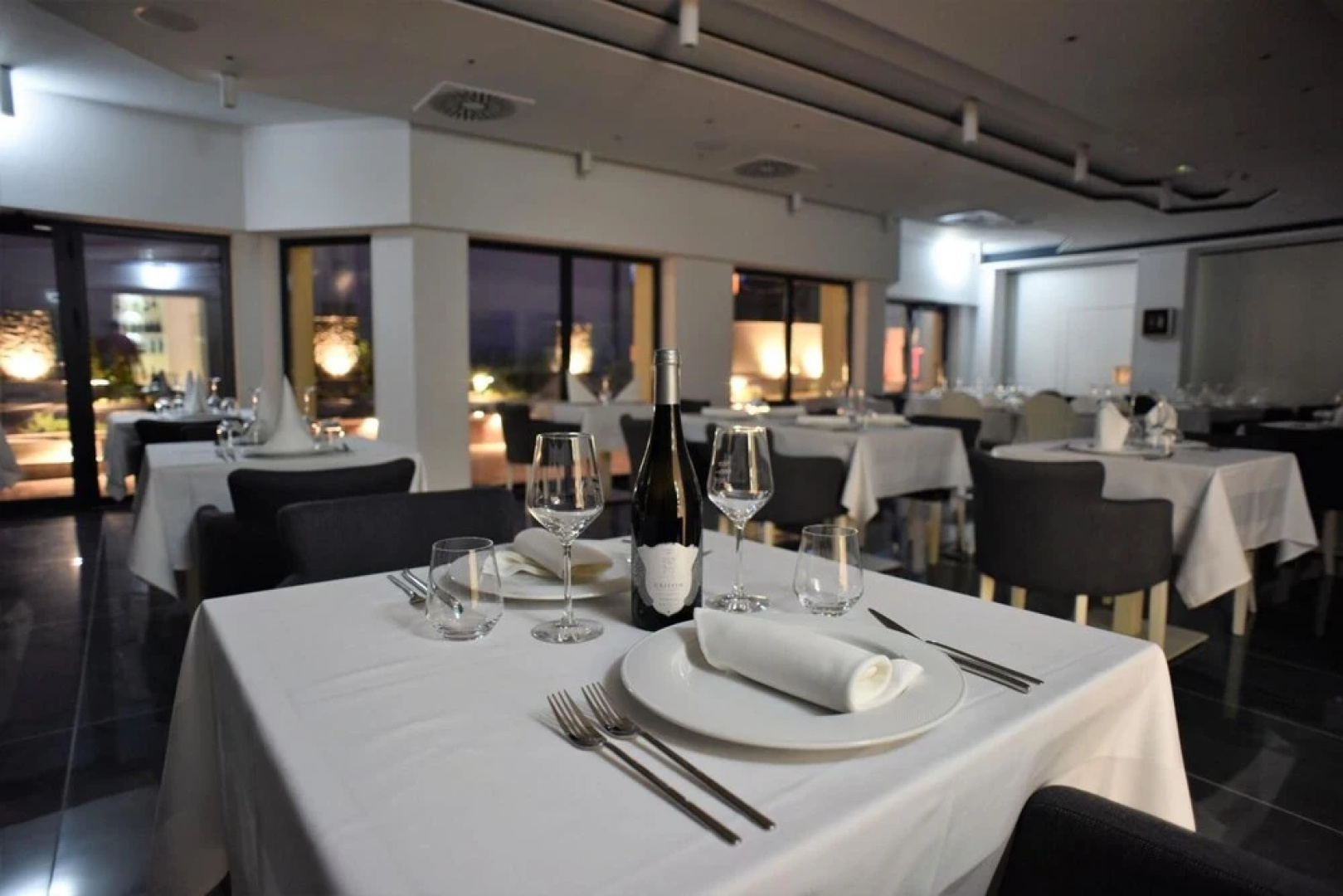 Santiny Hotel & Restaurant