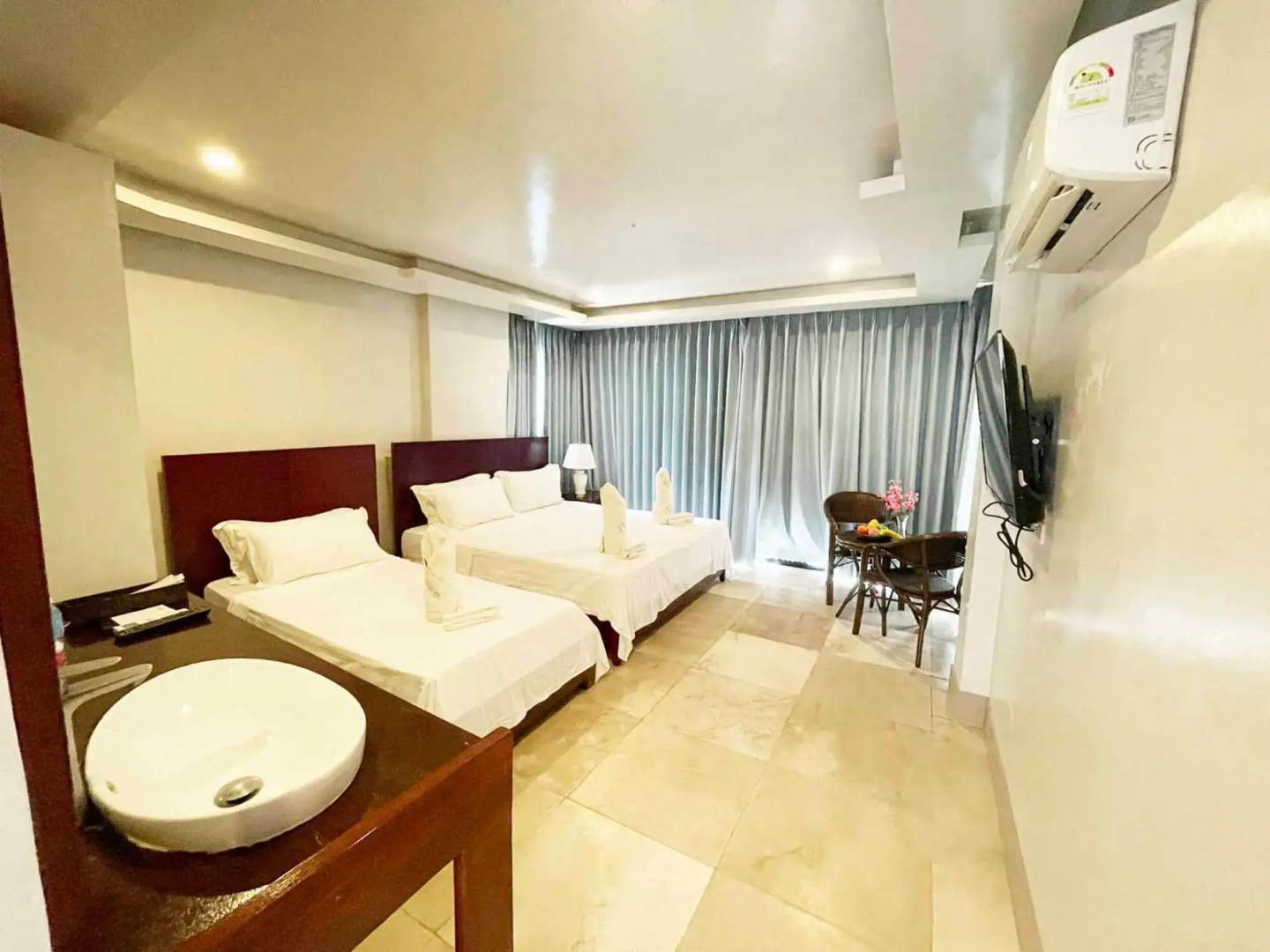 El Nido Beach Hotel
