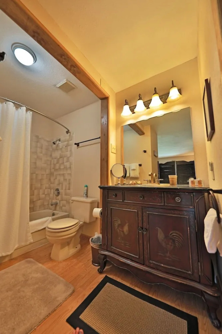 Shadow Mountain Yacht Club #2 2 Bedroom Condo by Redawning