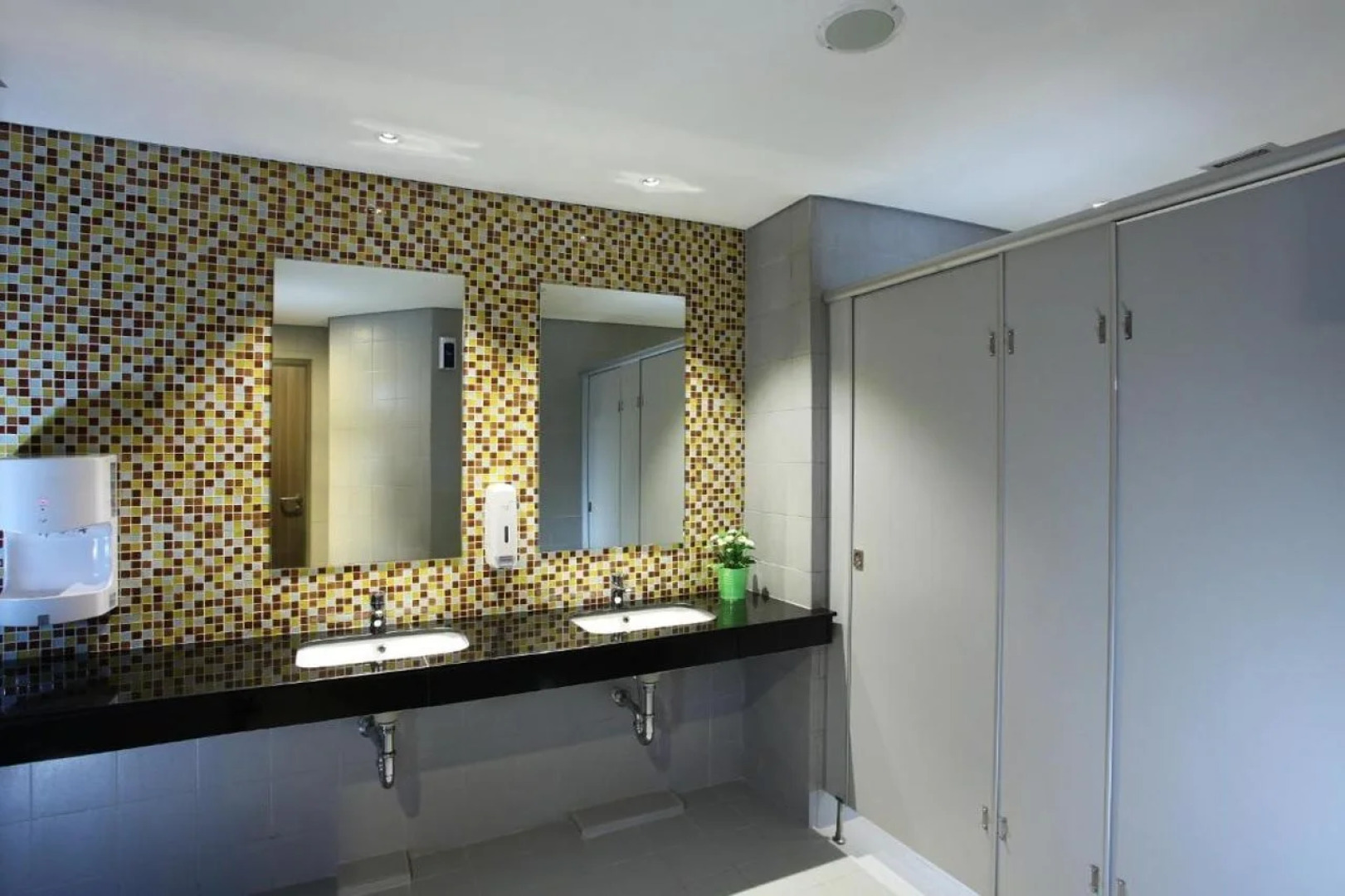 Zest Airport Jakarta by Swiss-Belhotel International