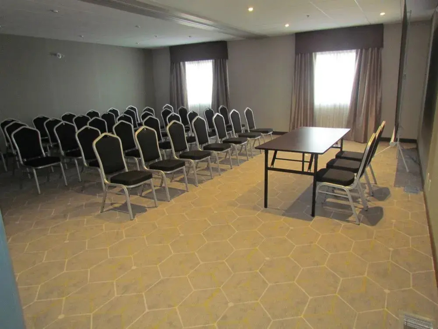 Days Inn and Suites Airdrie