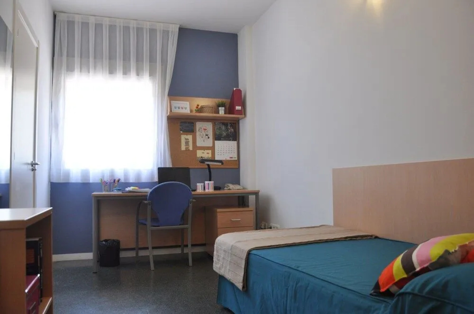 Residencia Universitaria Resa Tomás Alfaro Fournier - Centro Adscrito a REAJ - Campus Accomodation