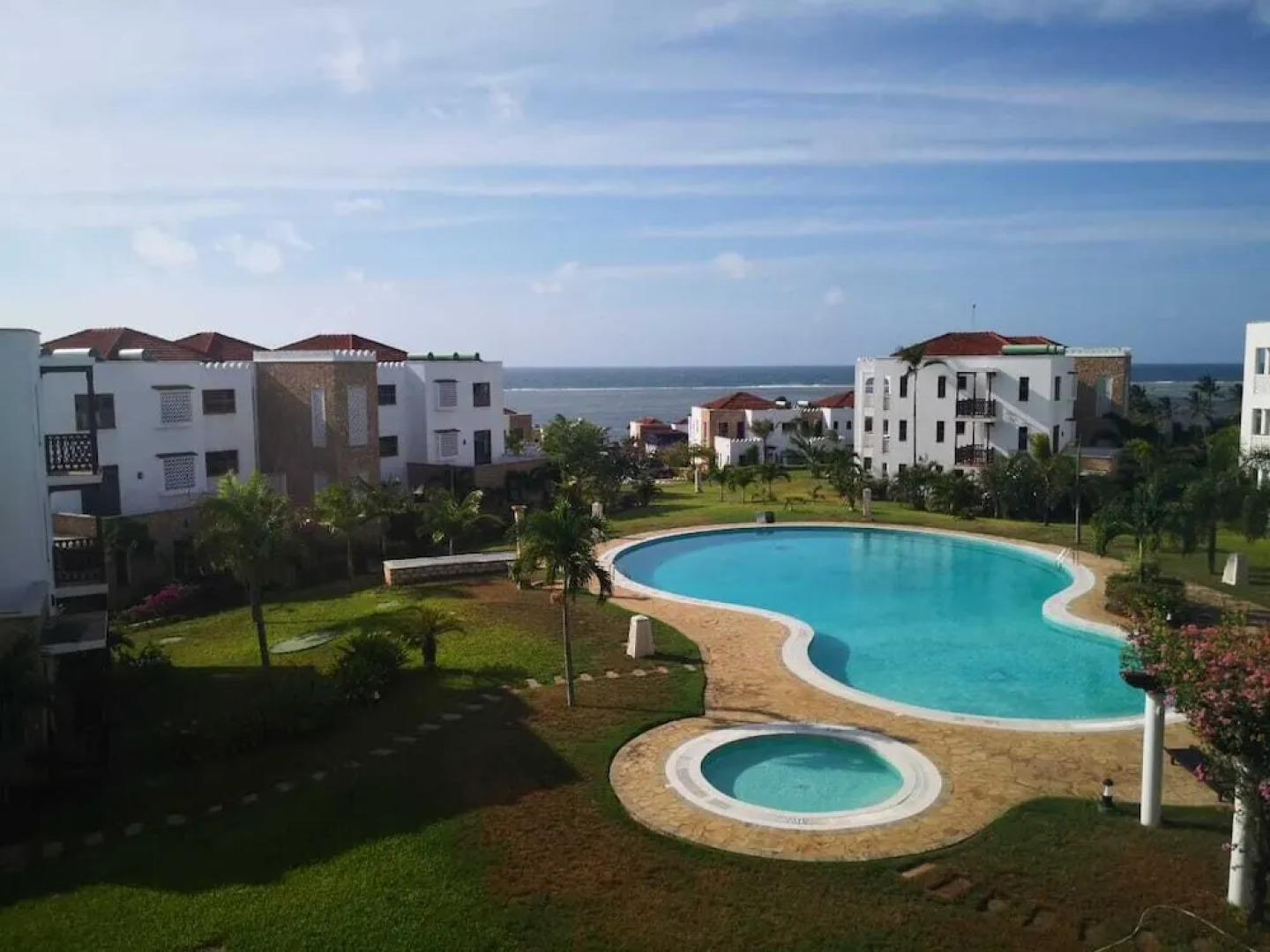 Lux Suites La Vida Sultan Palace Homes