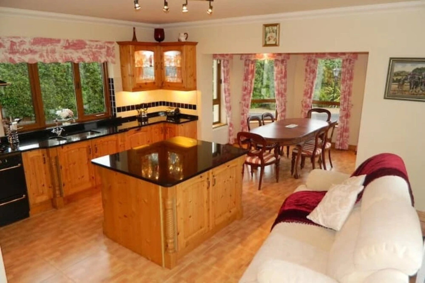 Luxury 4 Bedroom House in Tallagh Hill, Belmullet