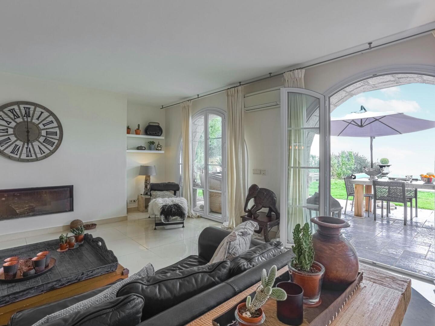 Mountain Villa With Panoramic Sea Views and Pool in Grasse