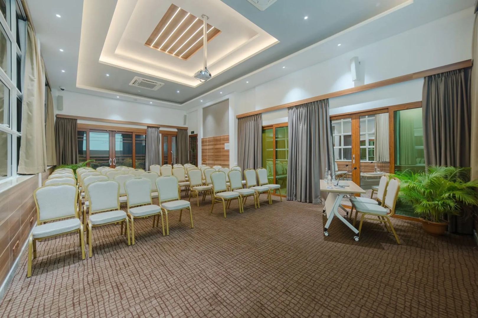 Отель Samann Host