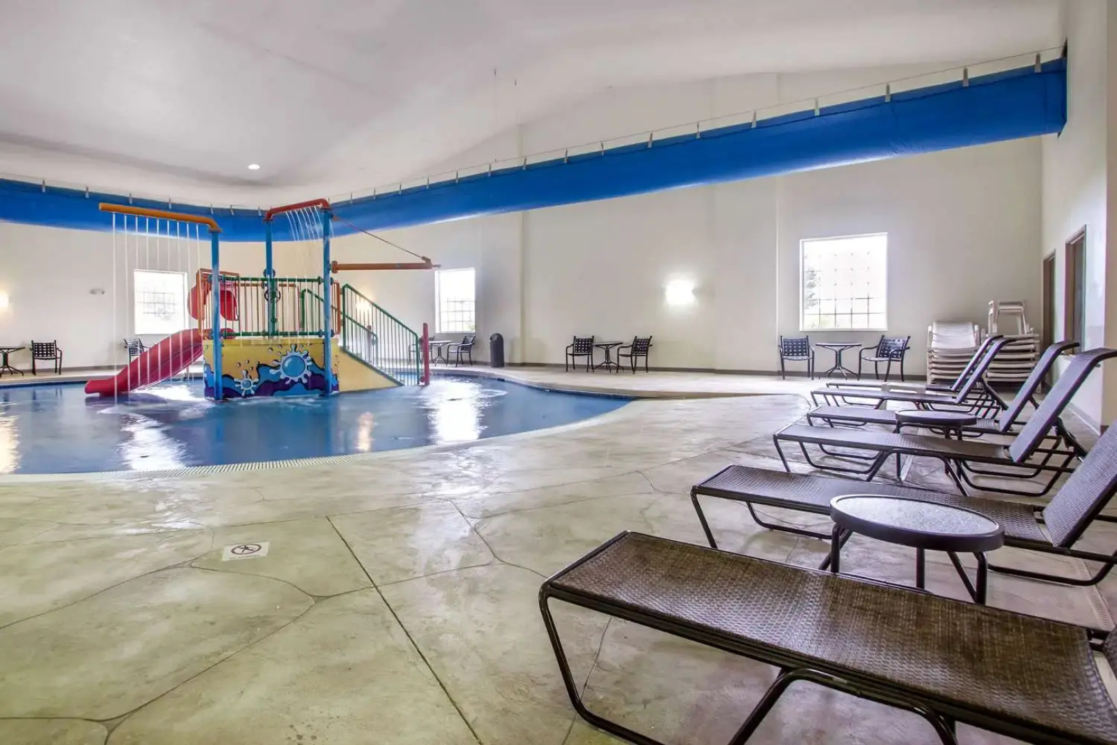 Comfort Suites Johnson Creek Conference Center