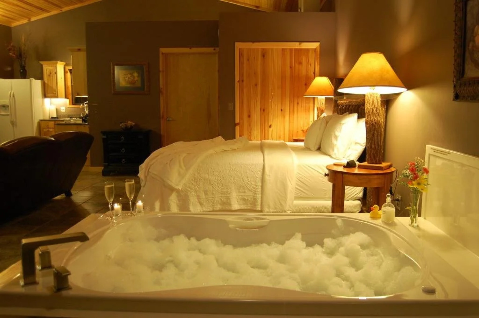 Beaver Lakefront Cabins - Couples Only Getaways