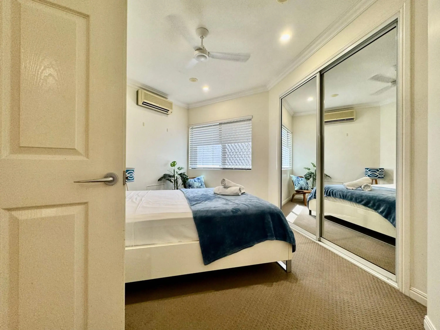 Lighthouse Apartments on The Strand - 2