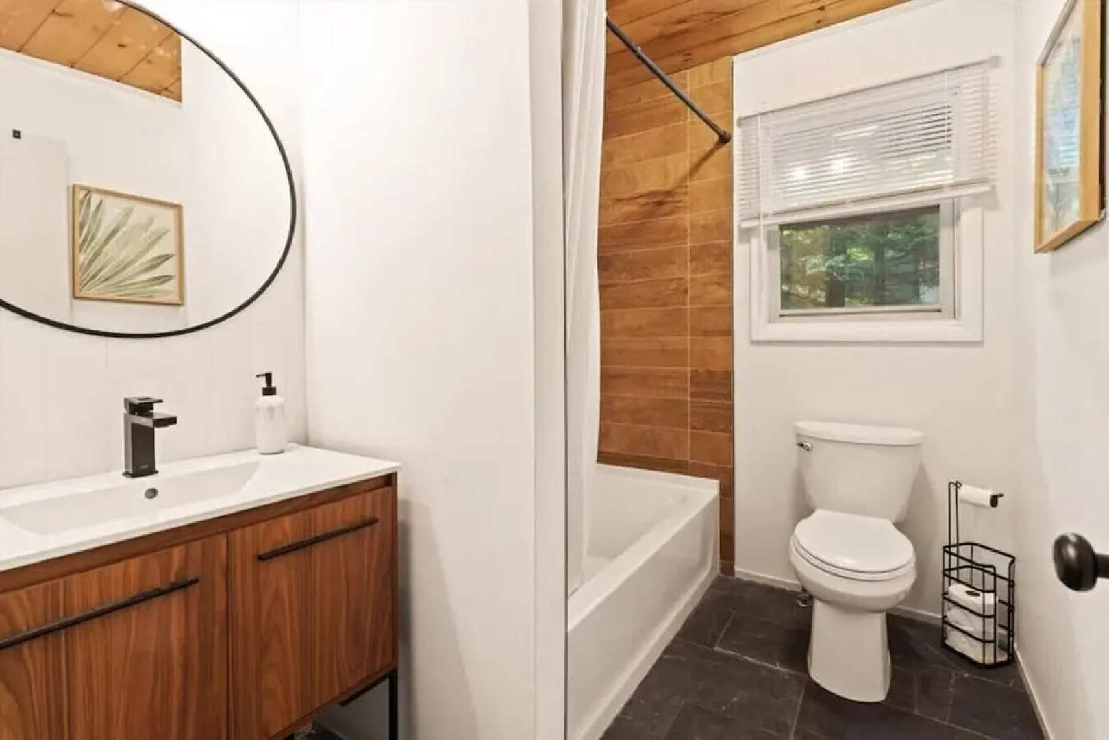 Unique 3Bedroom Poconos Chalet