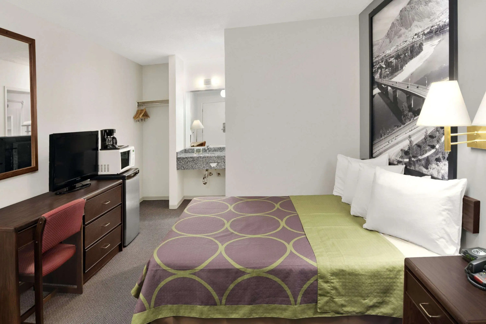 Super 8 by Wyndham Kamloops East