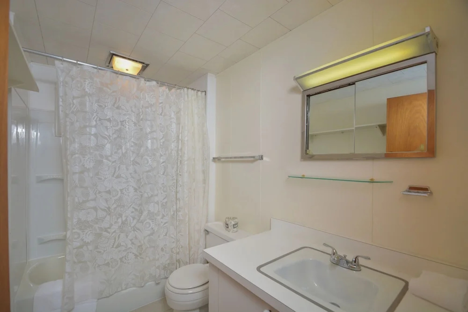 Our Golden Retreat 5 Bedroom House