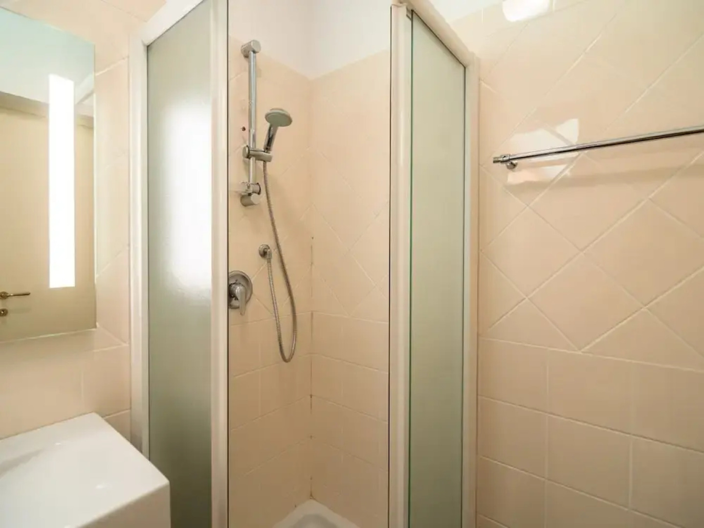 Apartment in Oggebbio With Pool & Terrace