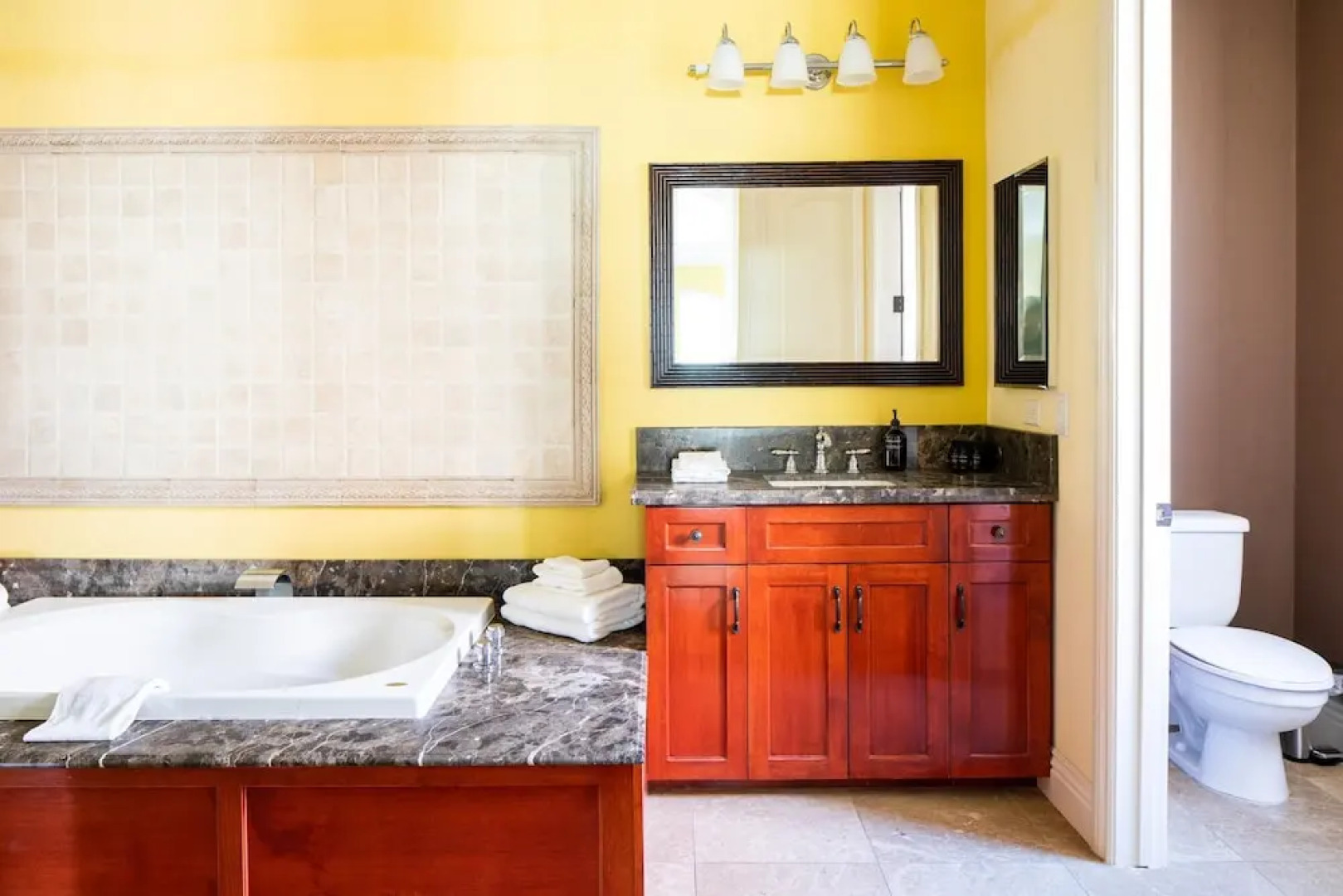 Amarilla - Peaceful Paradise w Pool, Spa & Theatre Room