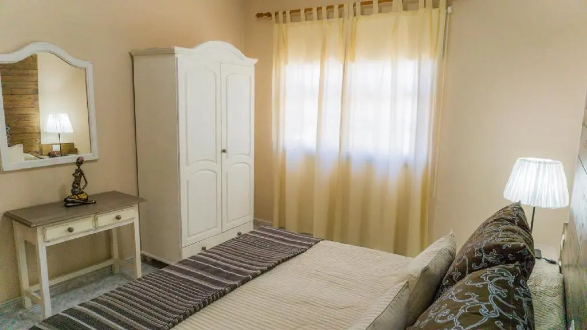 La Rivera Apartments