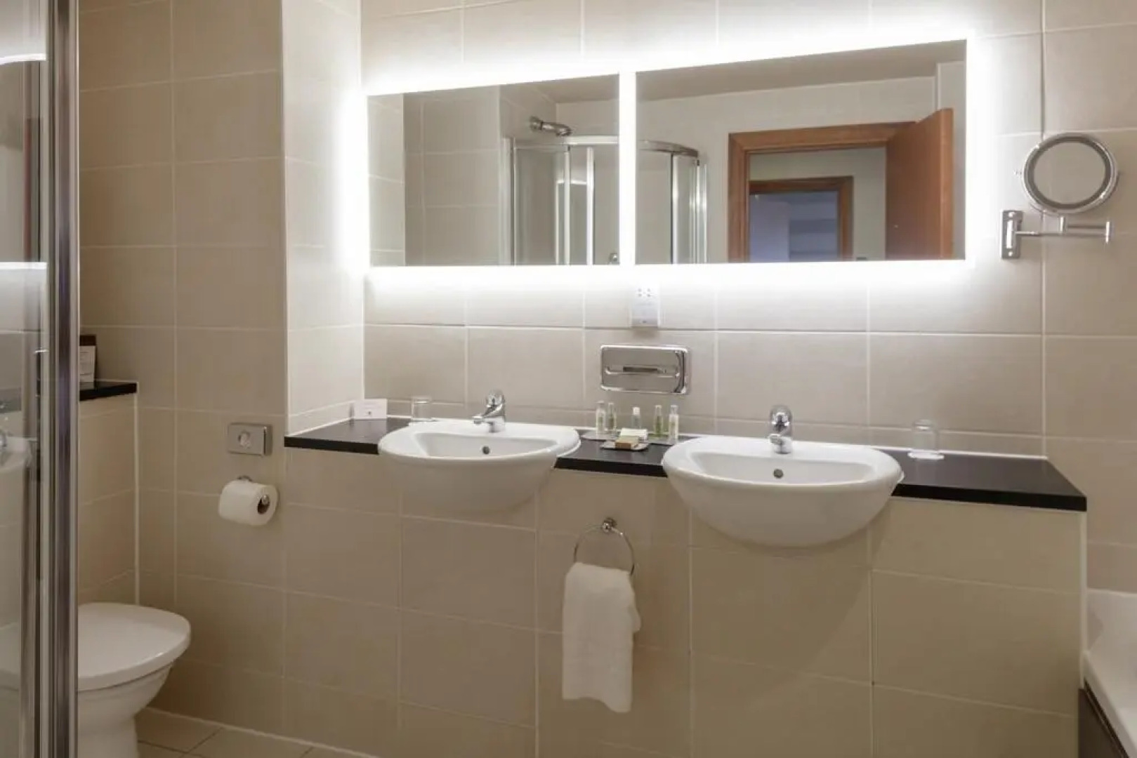 Отель The Cambridge Belfry