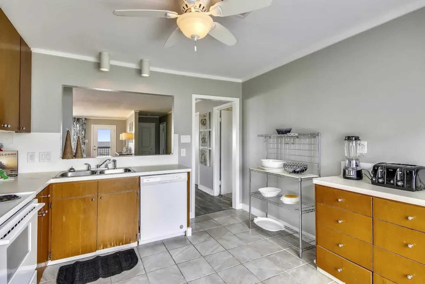 Bermuda Beachfront by RedAwning