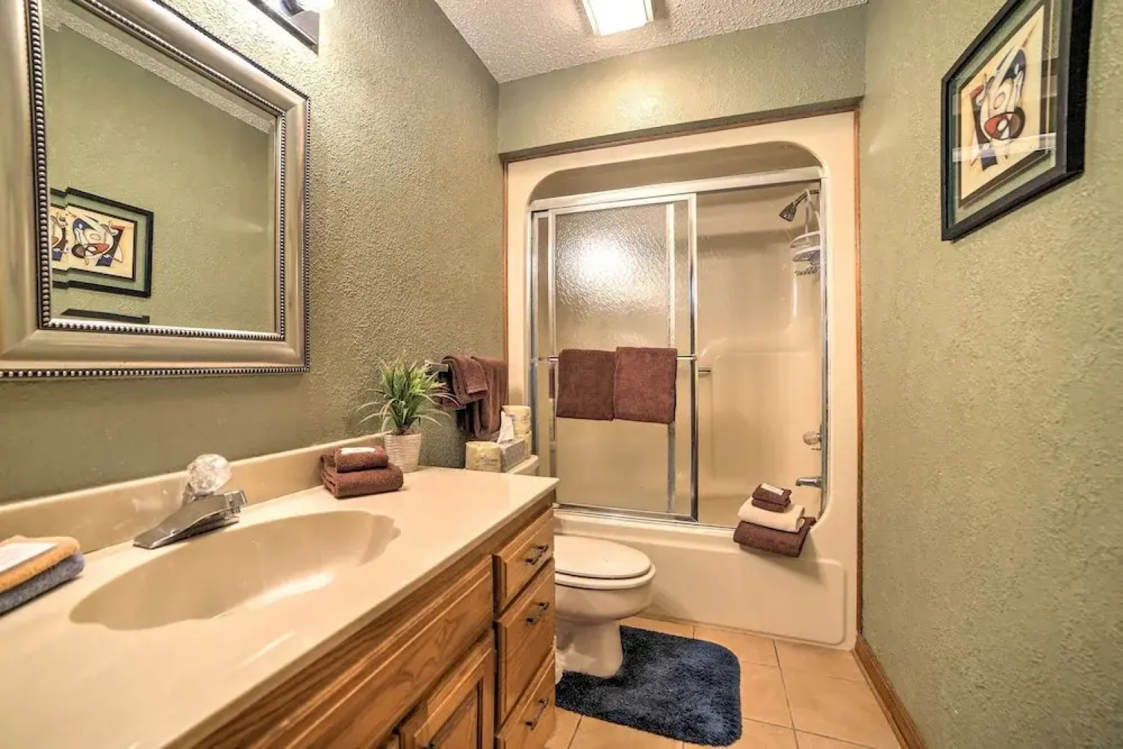 Holiday Island Home w/ Patio + Golf Course View!