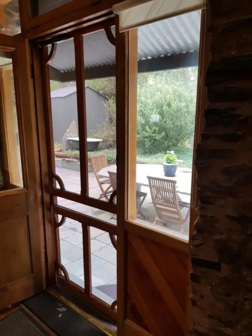 Redwood Studio - Adults Only