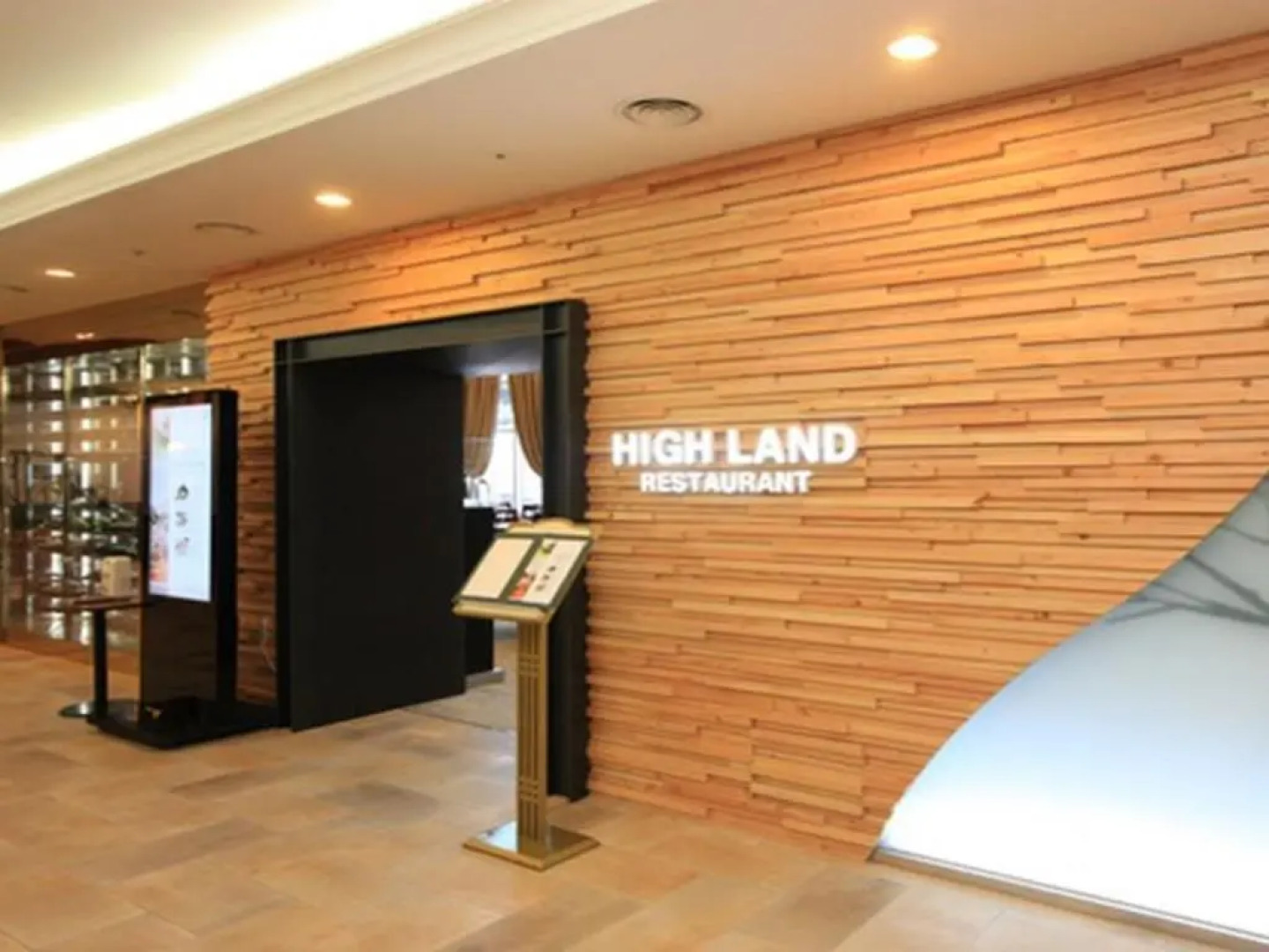 High1 Palace Hotel & CC