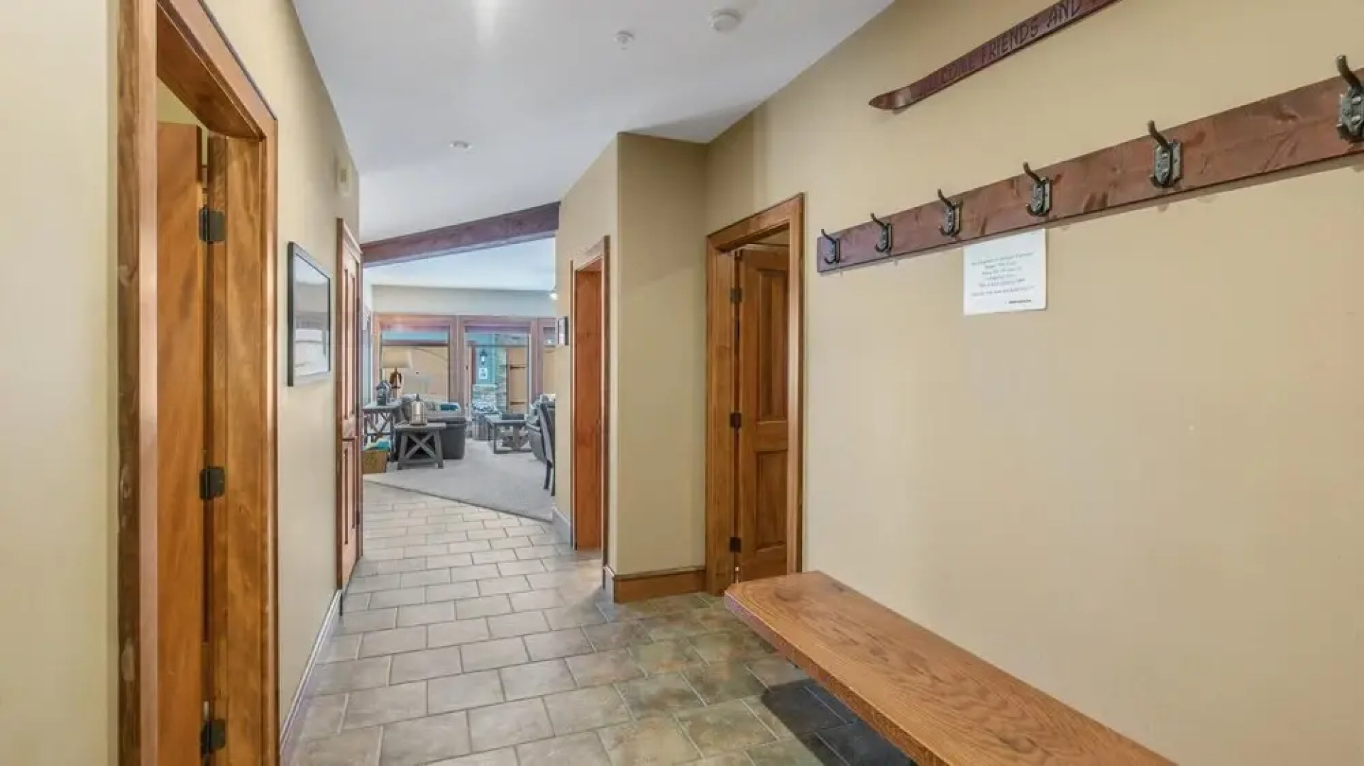 I Spy - Cozy Pet Friendly, Ski In/Ski Out Condo with Private Hot Tub