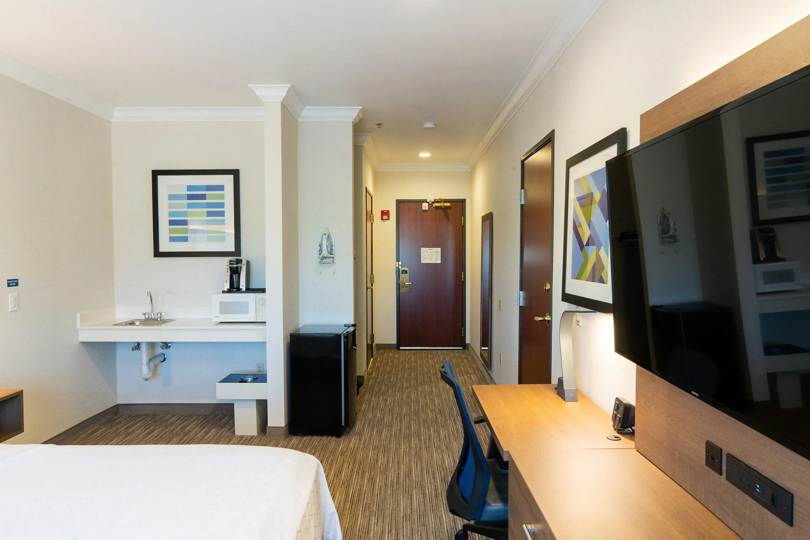 Holiday Inn Express & Suites Davis - University Area by IHG