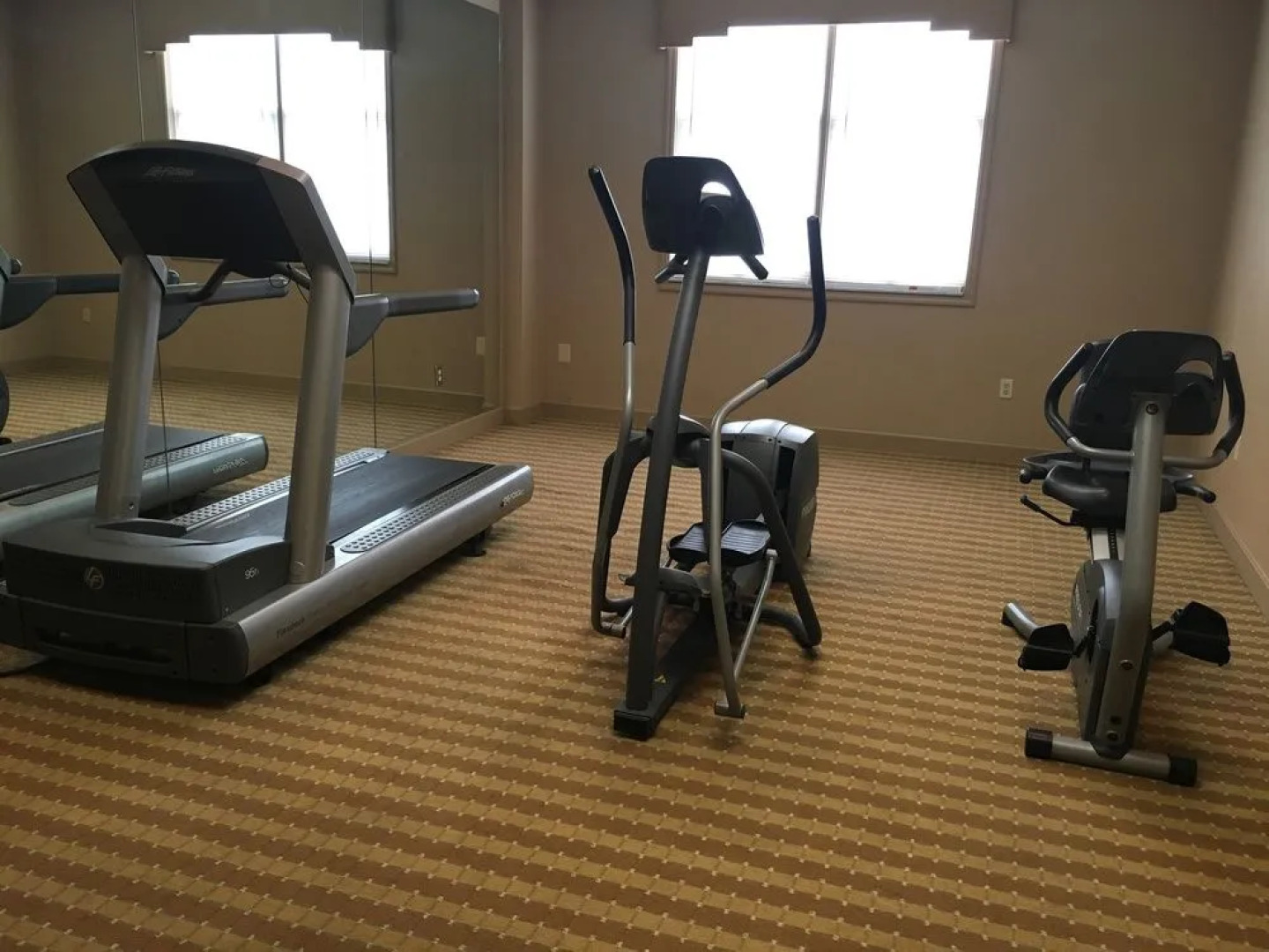 Elwood Hotel & Suites