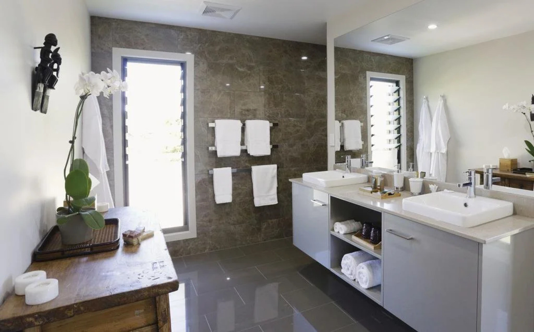 Lilies on Lovedale Estate - Heated Pool and Spa