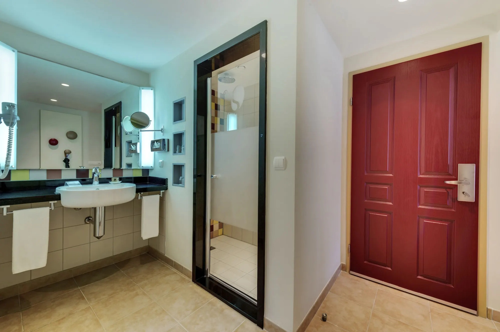 Robinson Camyuva - Adults only