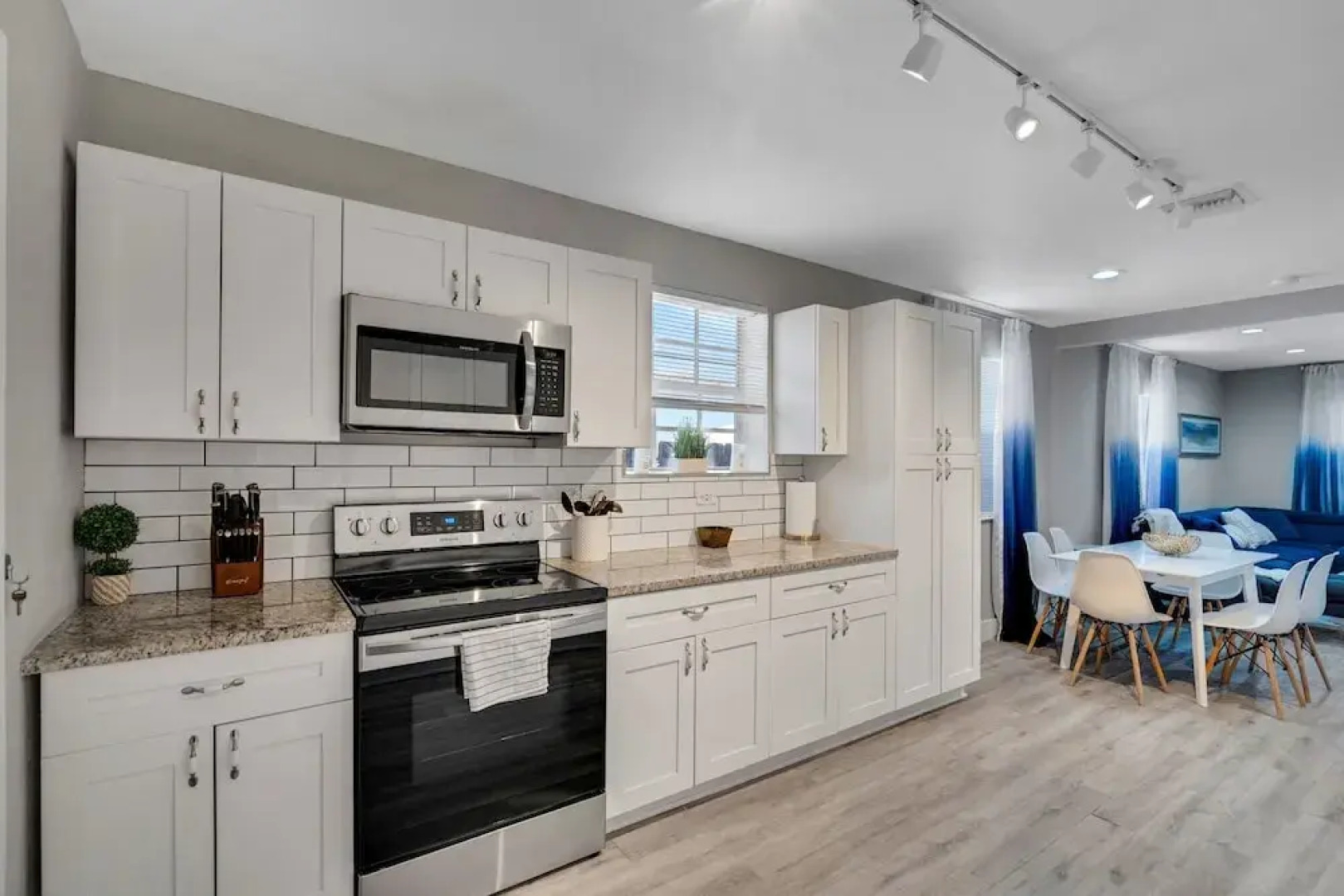 Tropical Oasis Retreat In Oakland Park, Fl 3 Bedroom Home by RedAwning