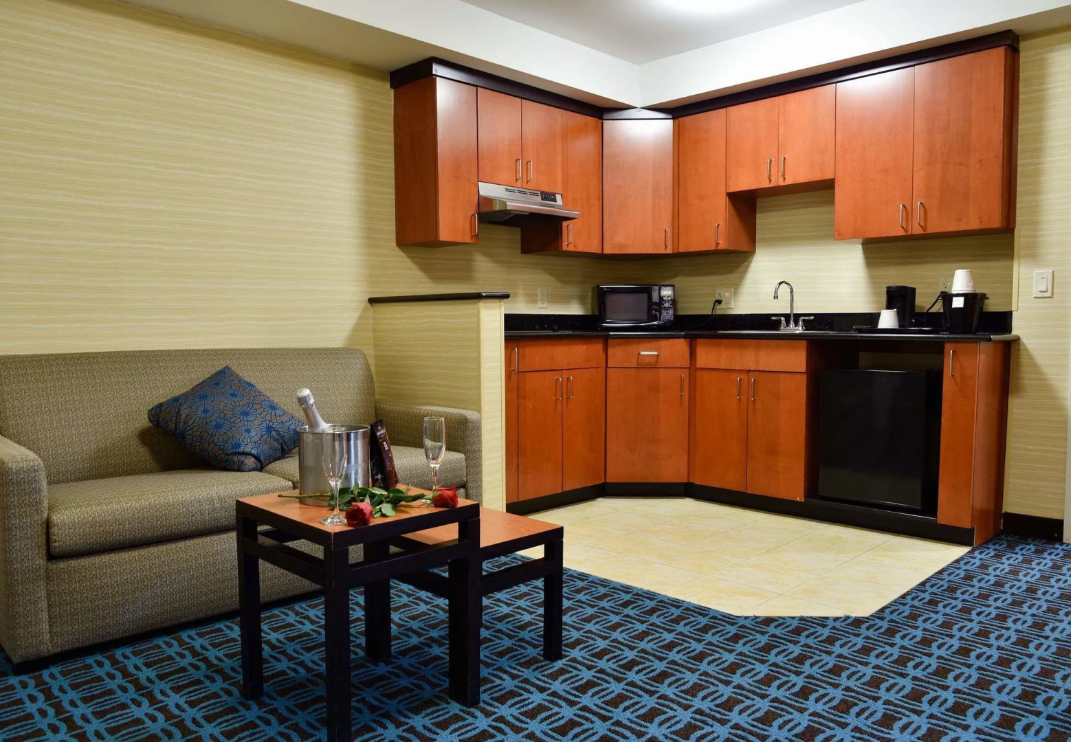 Fairfield Inn & Suites Hartford Airport