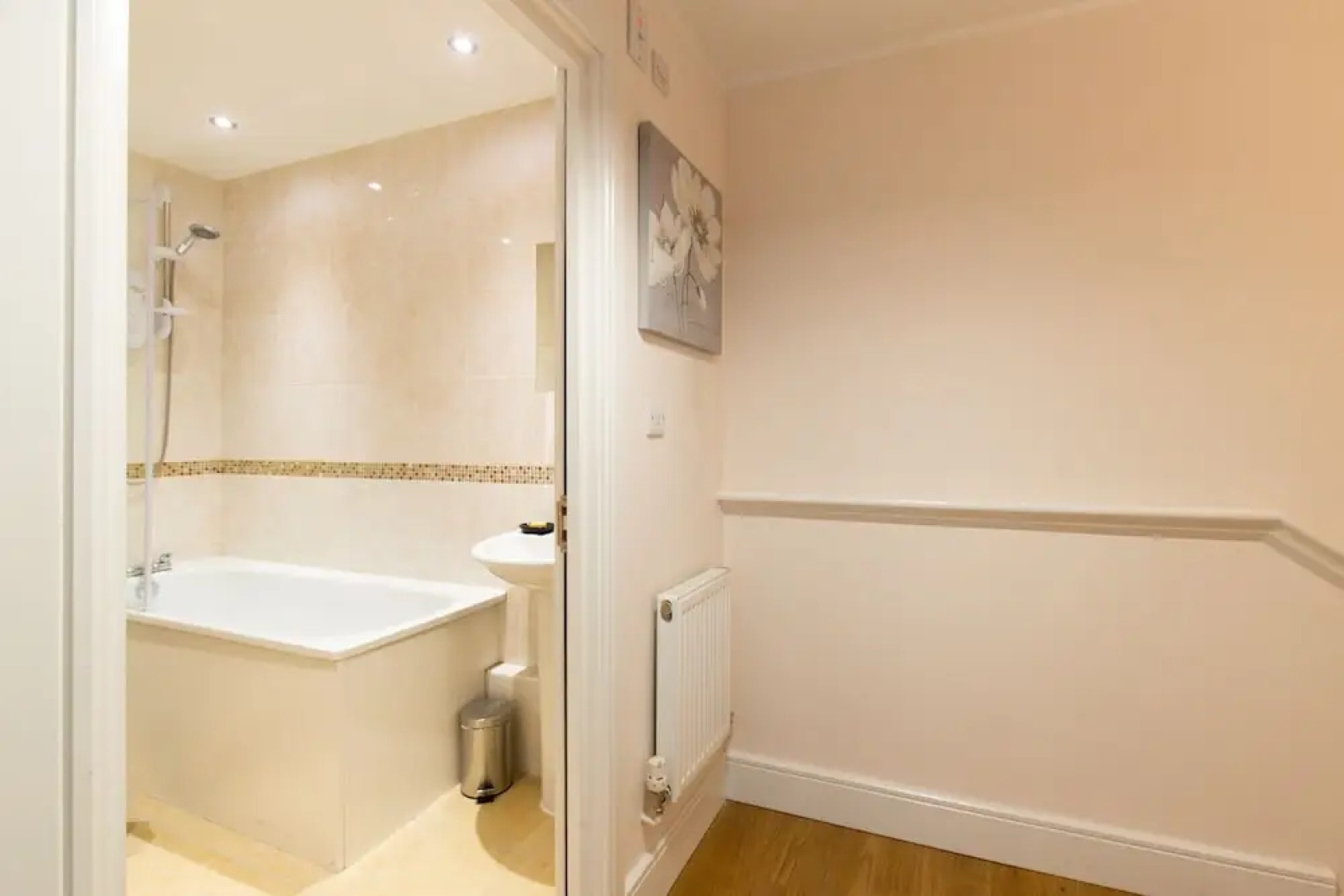 Velvet 1-bedroom Apartment The Clockhouse, Hoddesdon