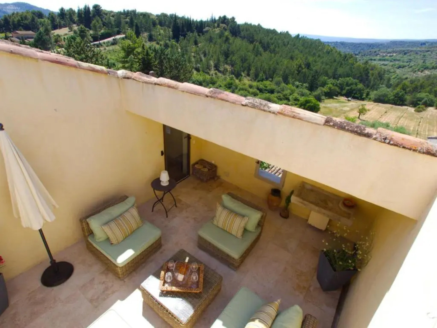 Luxurious Provencal Village House, Walk to Village Pool