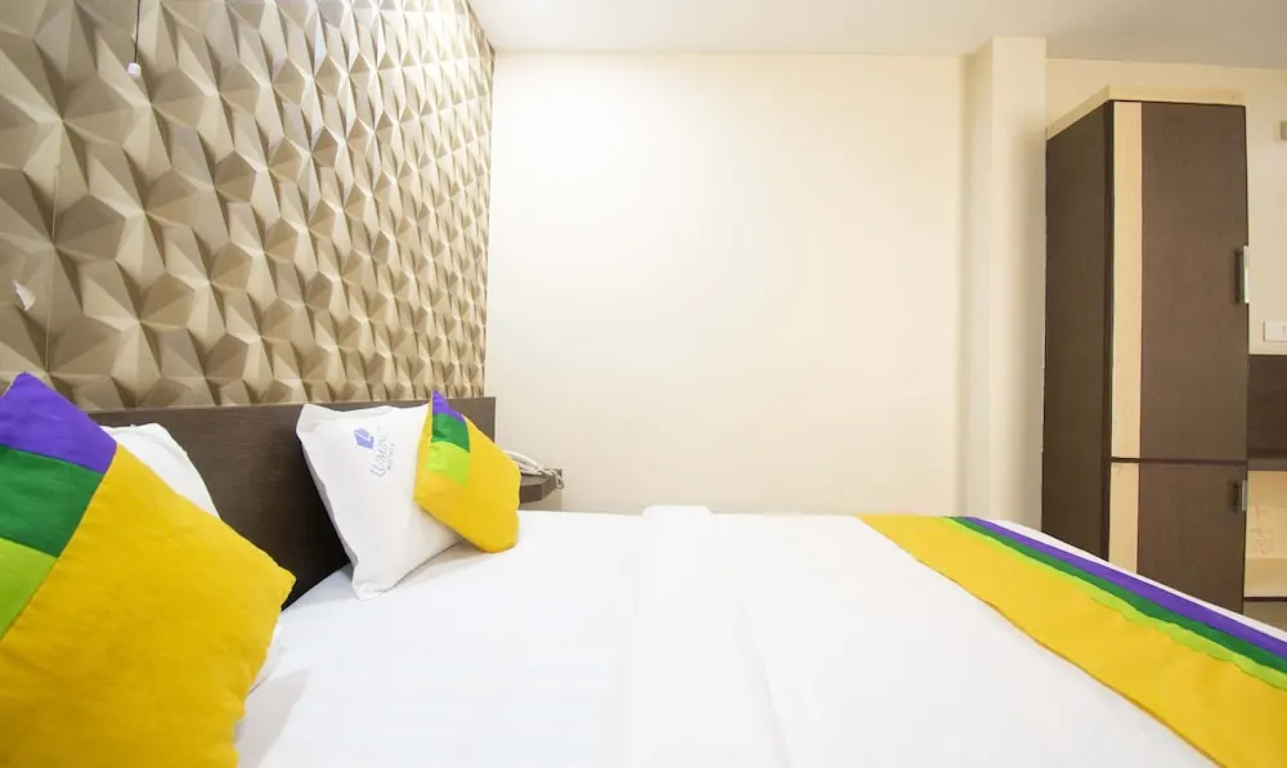 Treebo Trip Lumino Rainbow