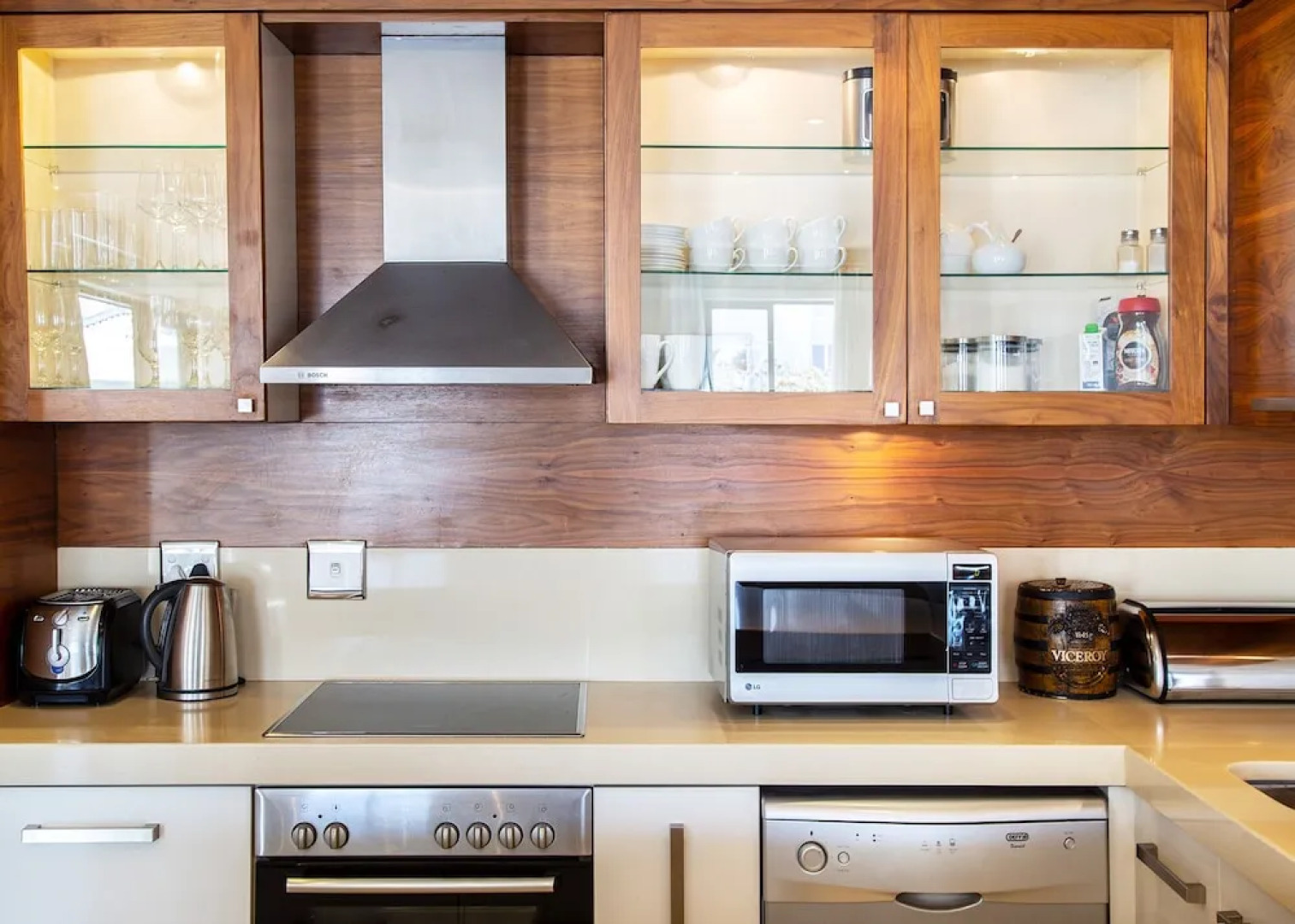 Marine Square Luxury Holiday Suites - Apartments