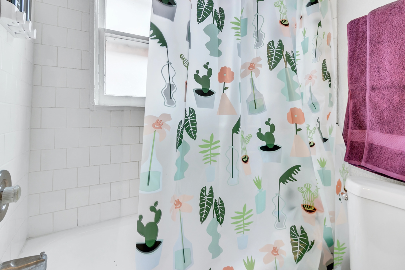 Studio Apt For A Long Term Stay With Parking Included!