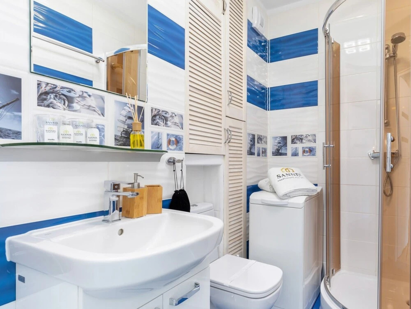 Apart 5 by Villmaris