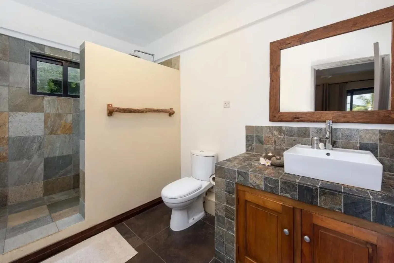 Happy Days Guest House