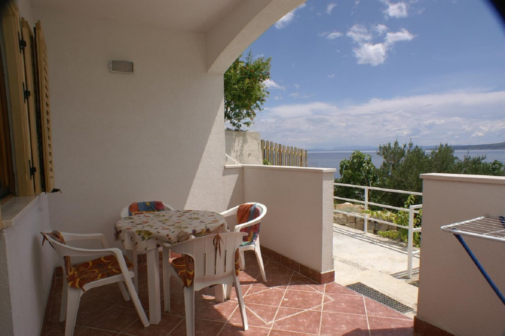 Apartment Niko - 50 m from pebble beach: A5 Prizemlje Pisak, Riviera Omis