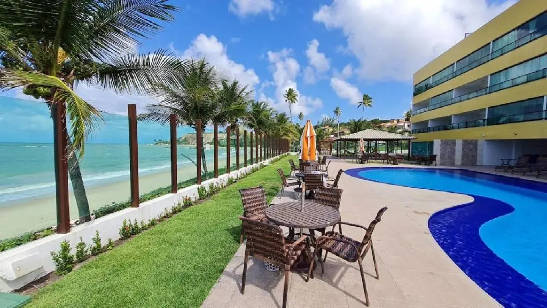 Tabatinga Residence Flat Nord Luxxor - Pé na areia