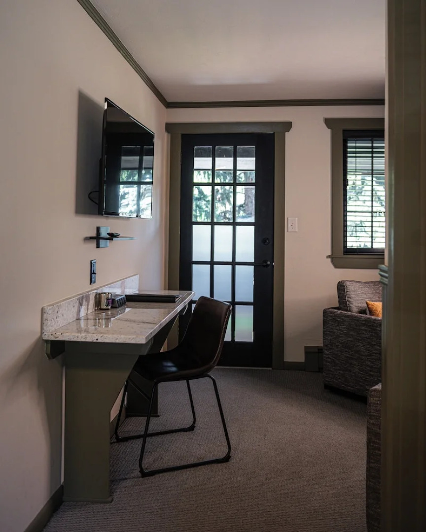 Highland Haven Creekside Inn