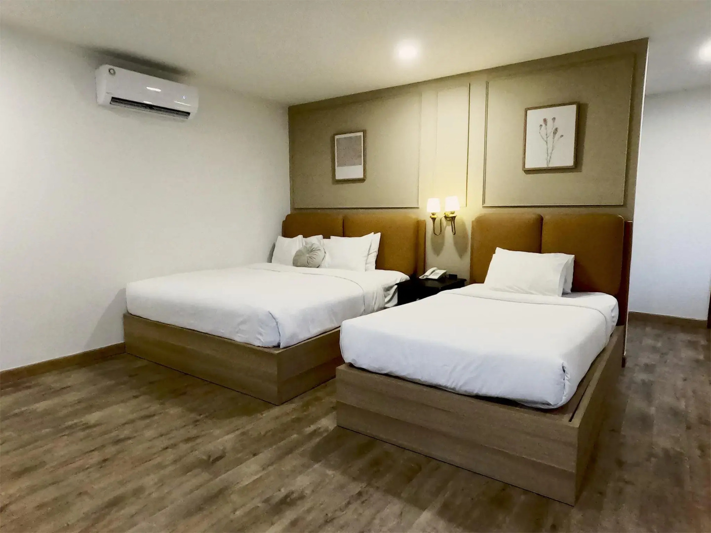 SAZI Resin Hotel - Free Nails/HairWash