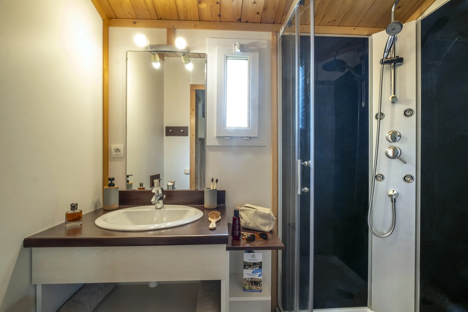 Terres de France - Hameaux des Marines