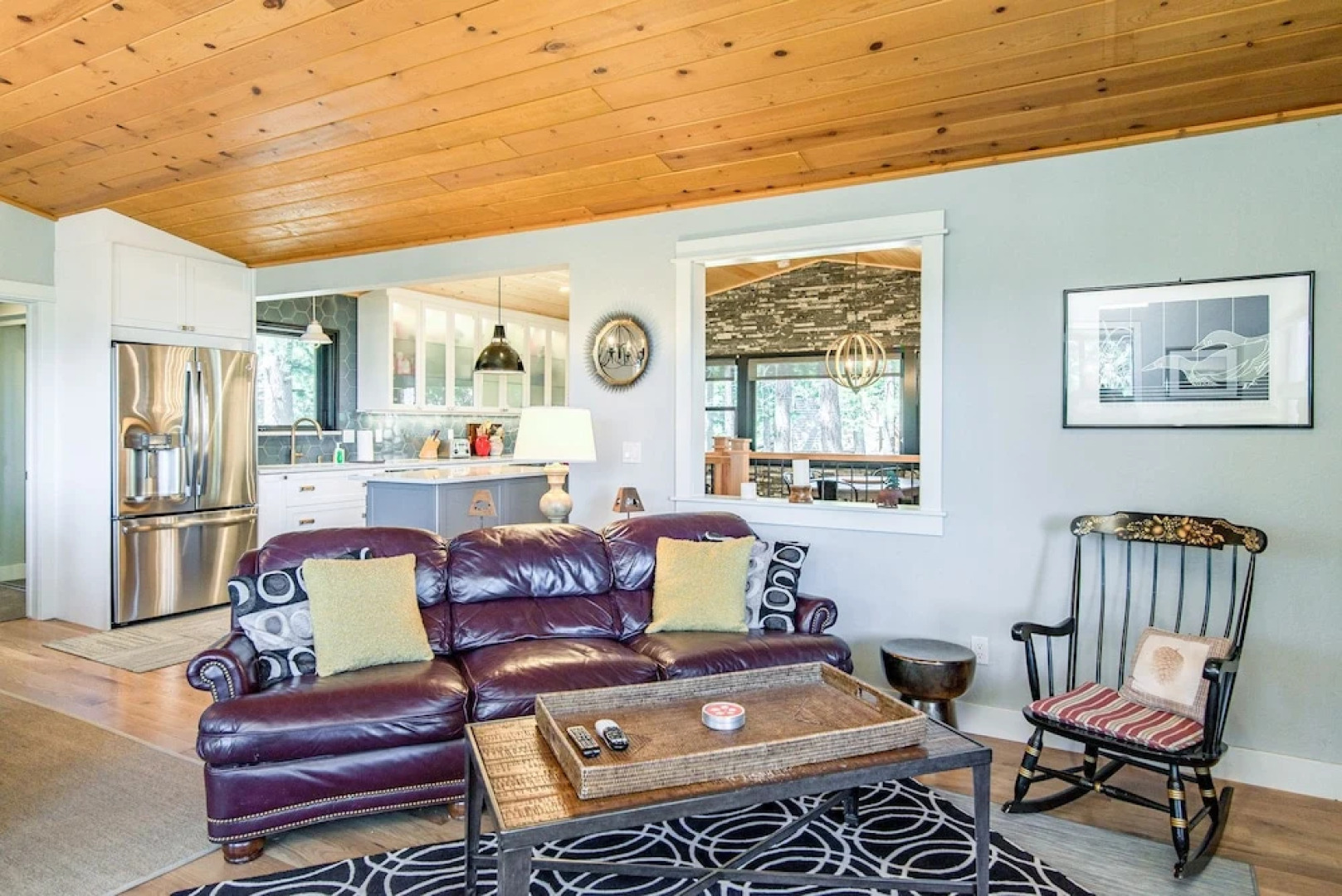 4br Lake View W/ Double Decks 4 Bedroom Cabin