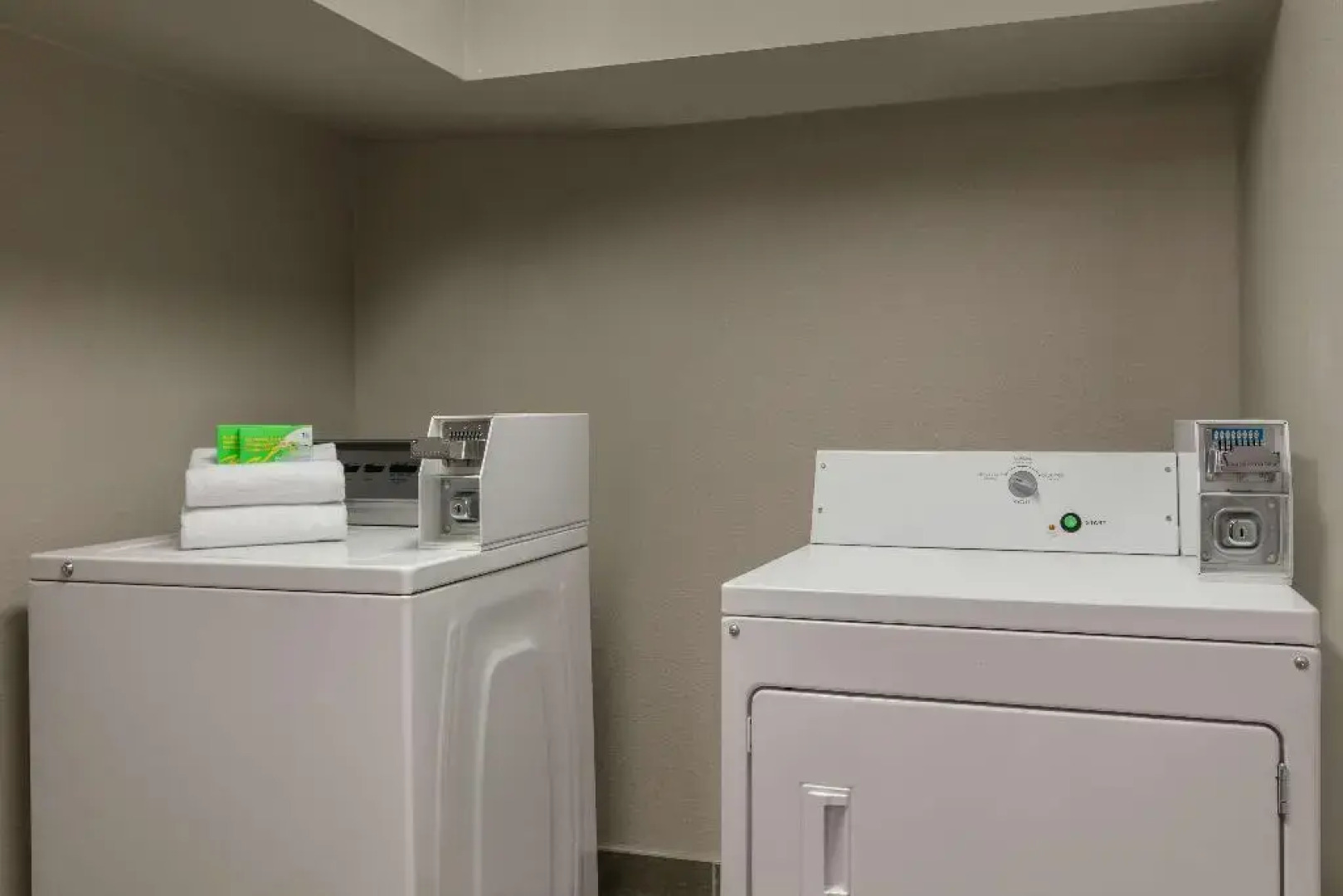 Country Inn & Suites by Radisson, Roanoke Rapids, NC