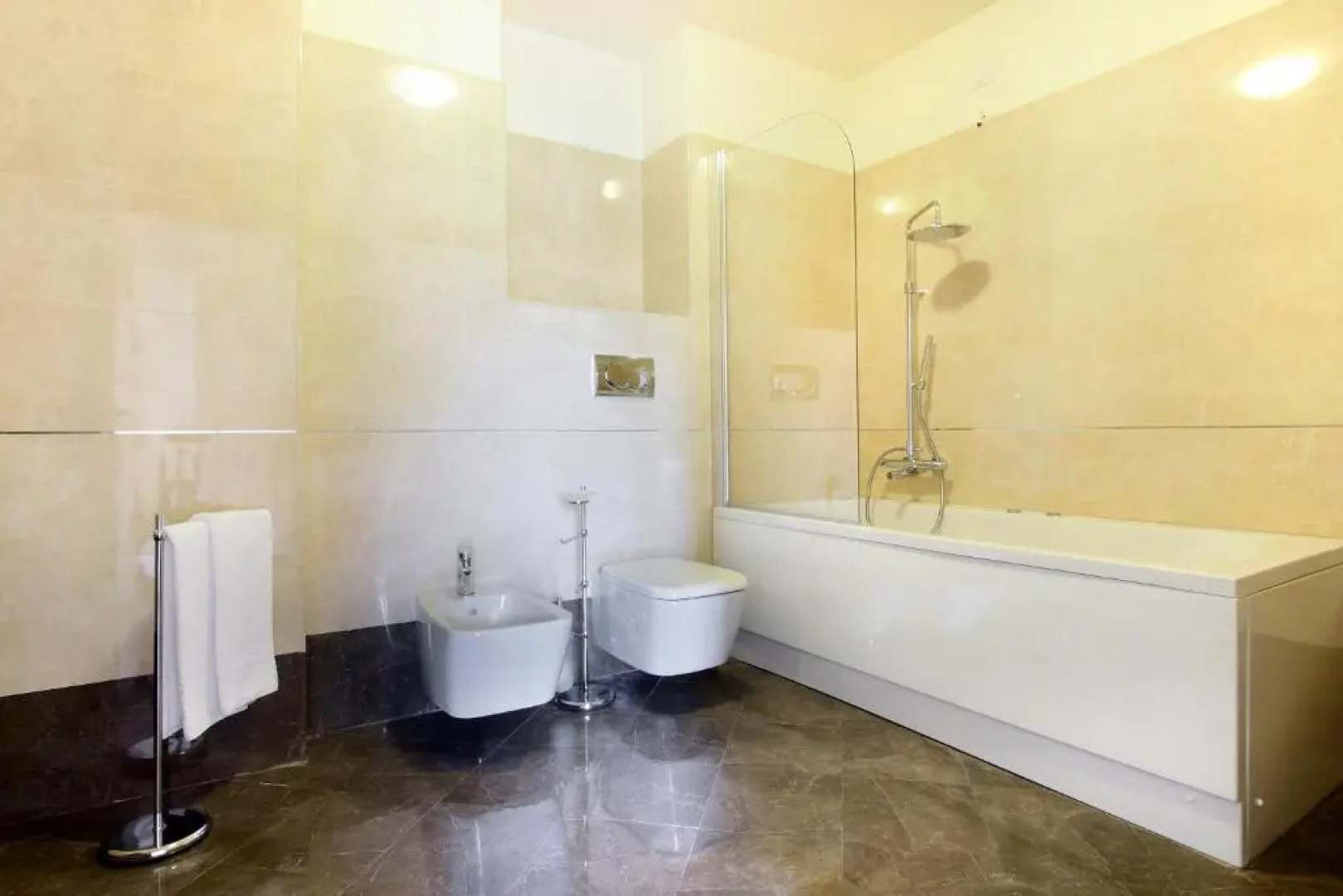 San Lorenzo Apartments