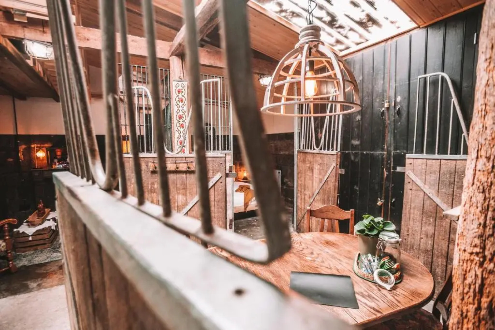 CRASH'NSTAY - Paardenstal